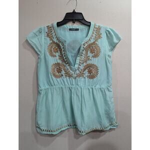 Pretty cap sleeve peasant babydoll style stop with beige embroidery by Theme, L